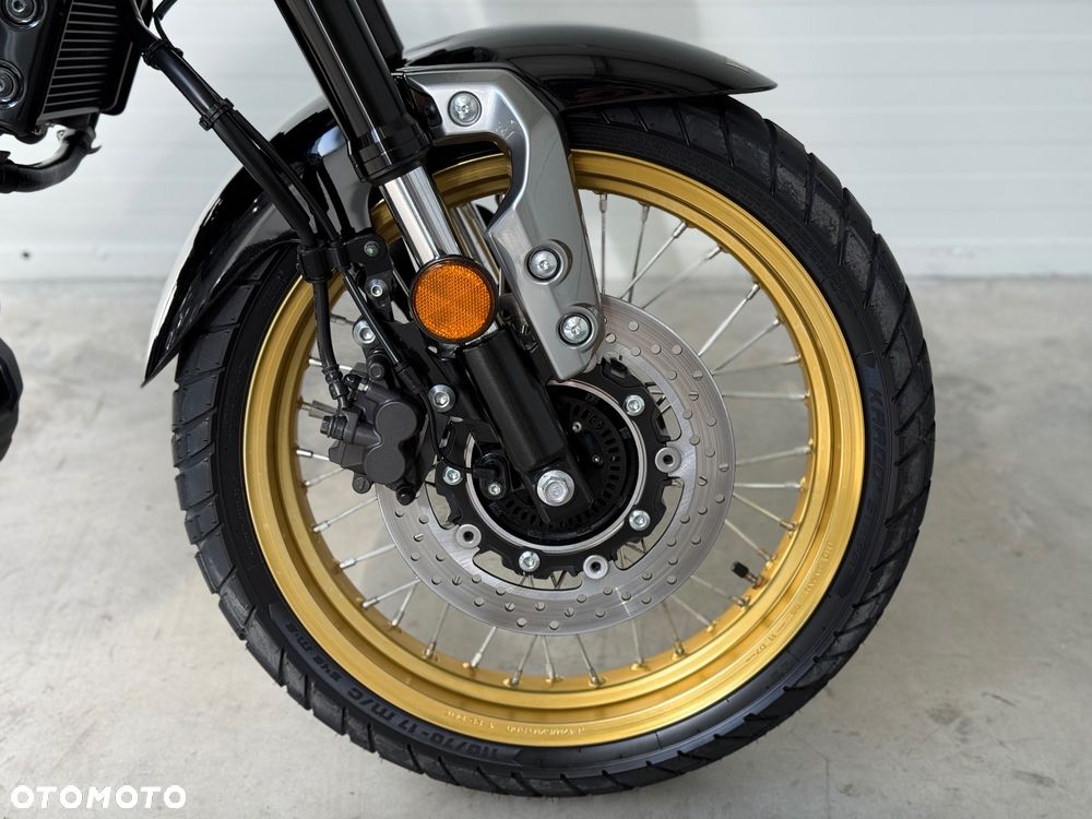 Yamaha XSR - 10