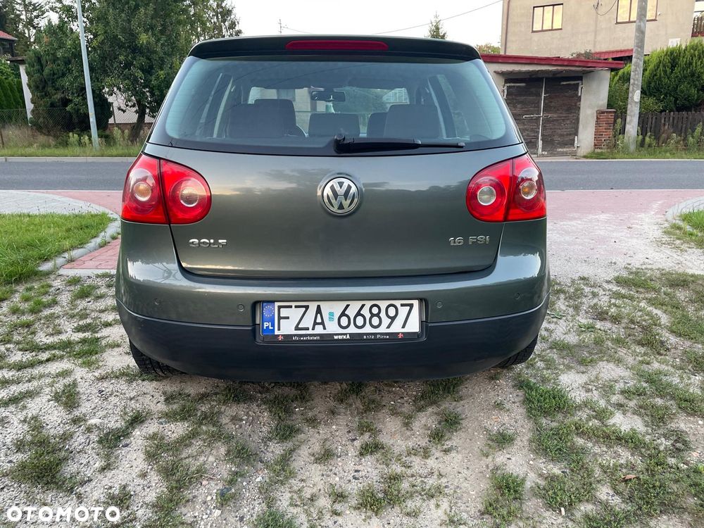 Volkswagen Golf 1.6 FSI Trendline - 4