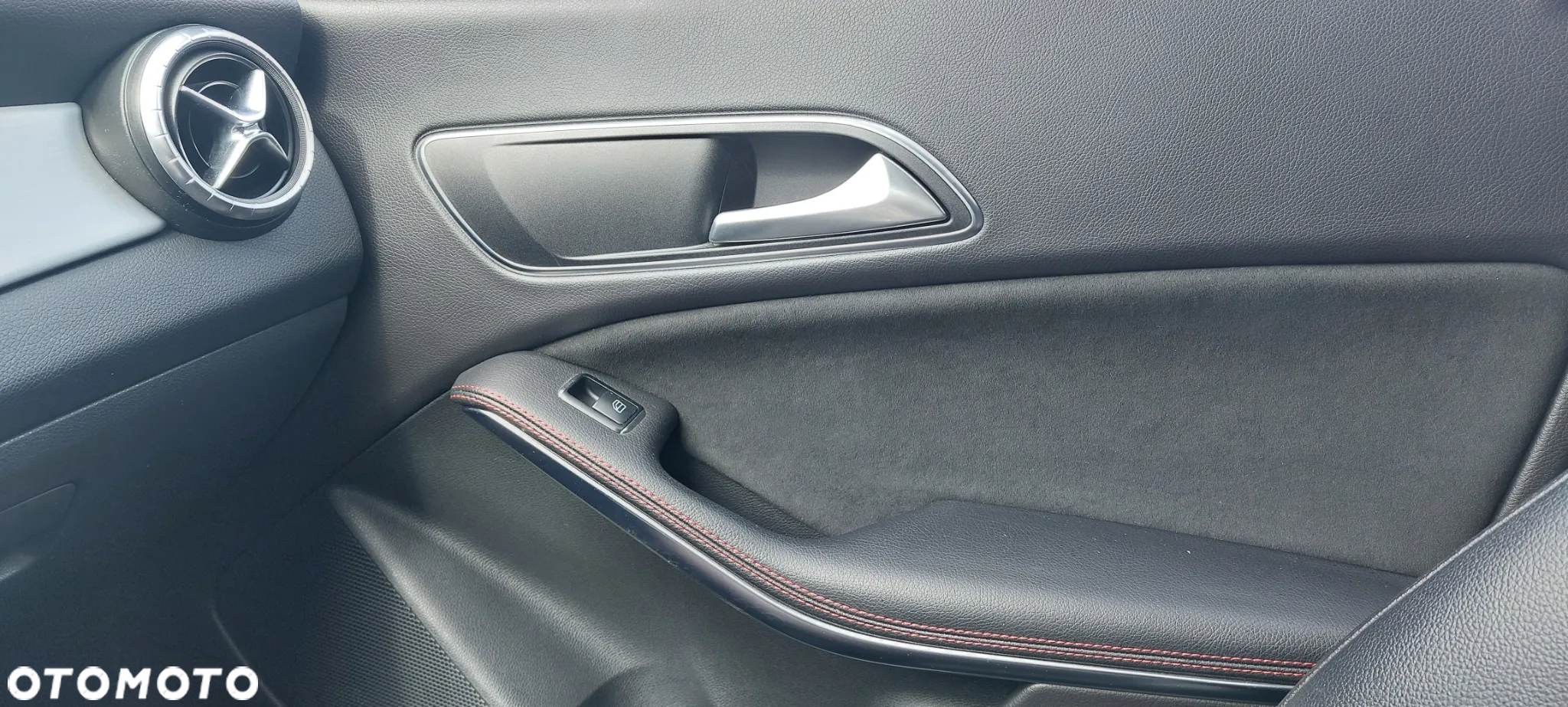Mercedes-Benz CLA 220 4-Matic AMG Line - 14