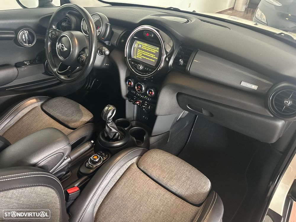 MINI 3 Portas Cooper D Aut. - 23