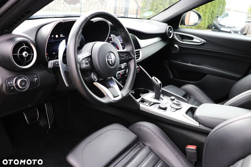 Alfa Romeo Giulia 2.0 Turbo Veloce Q4 - 18