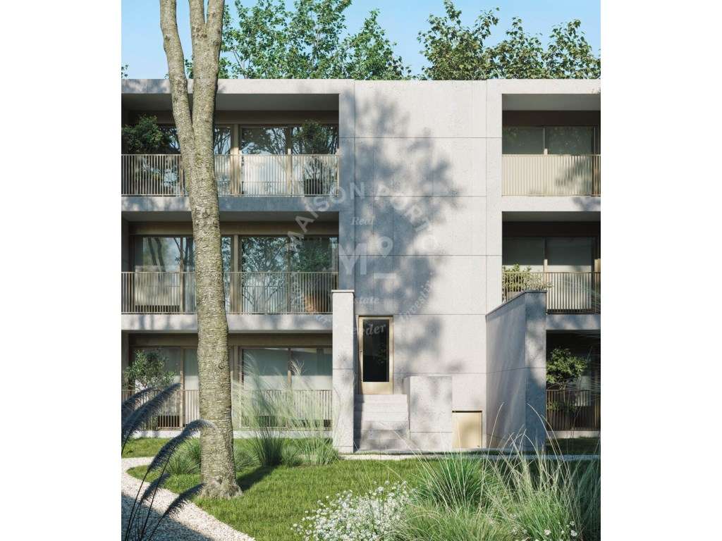 Apartamento T1 com Varanda e Lugar de Estacionamento inserido em Co... - Grande imagem: 2/33