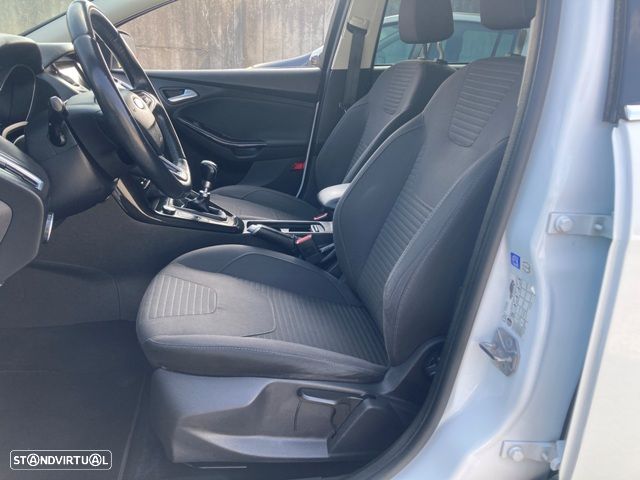 Ford Focus SW 1.5 TDCi Titanium - 25