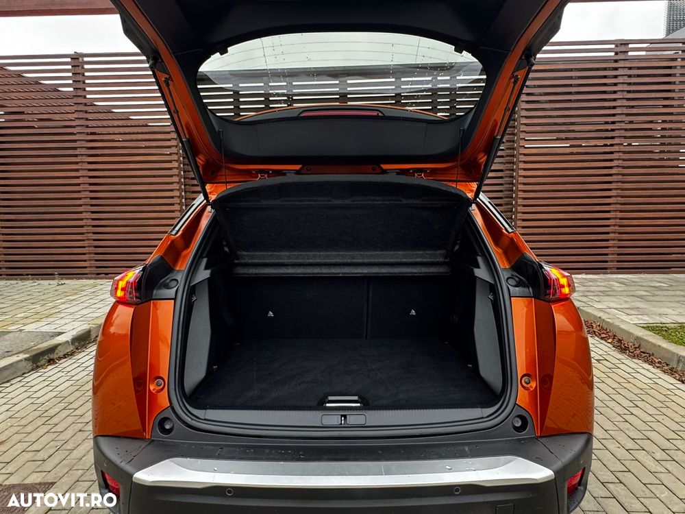 Peugeot 2008 PureTech 130 EAT8 Allure - 11