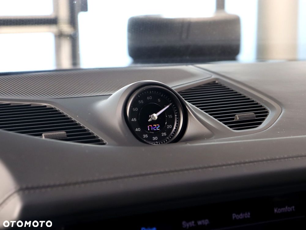 Porsche Cayenne Standard - 25