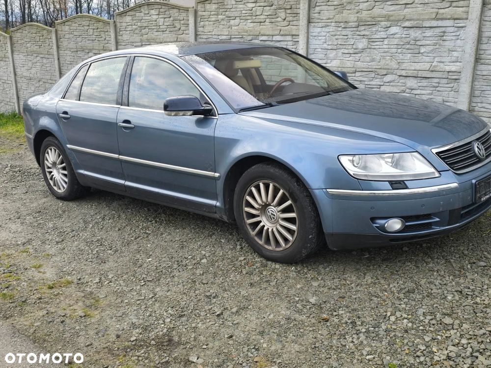 Volkswagen Phaeton - 1