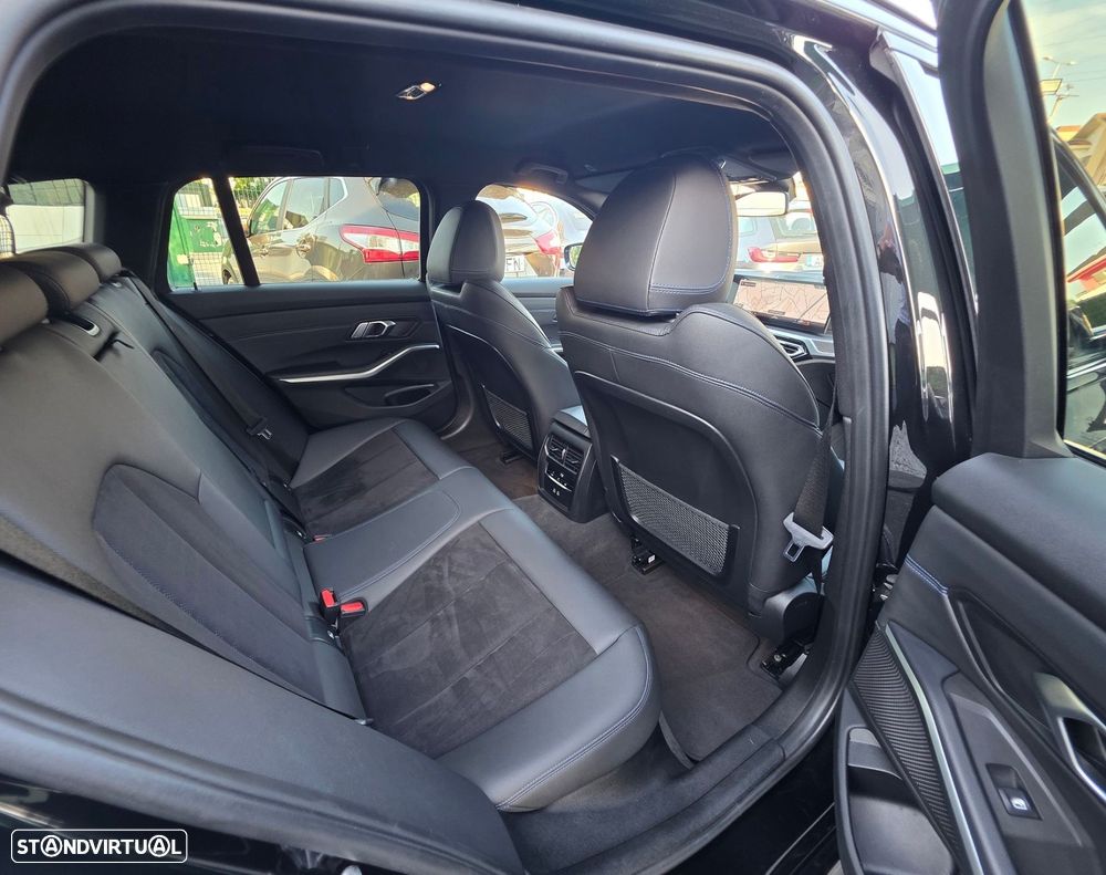 BMW 320 d Pack Desportivo M Auto — fotografia 19