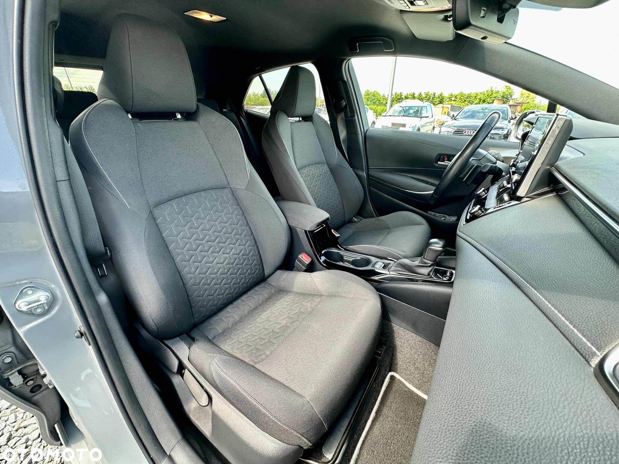 Toyota Corolla 2.0 Hybrid Style - 34