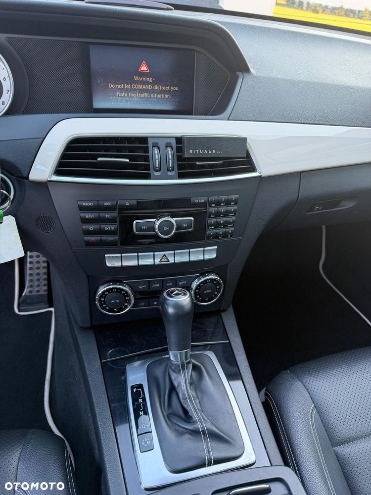 Mercedes-Benz Klasa C 180 BlueEFFICIENCY 7G-TRONIC - 17