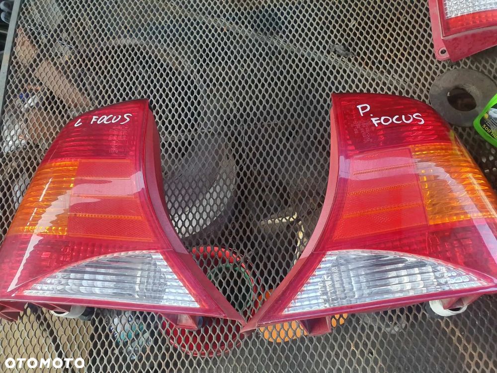 Ford Focus Mk1 Sedan 1998-2004 Lampy tyne prawa,lewa. - 1