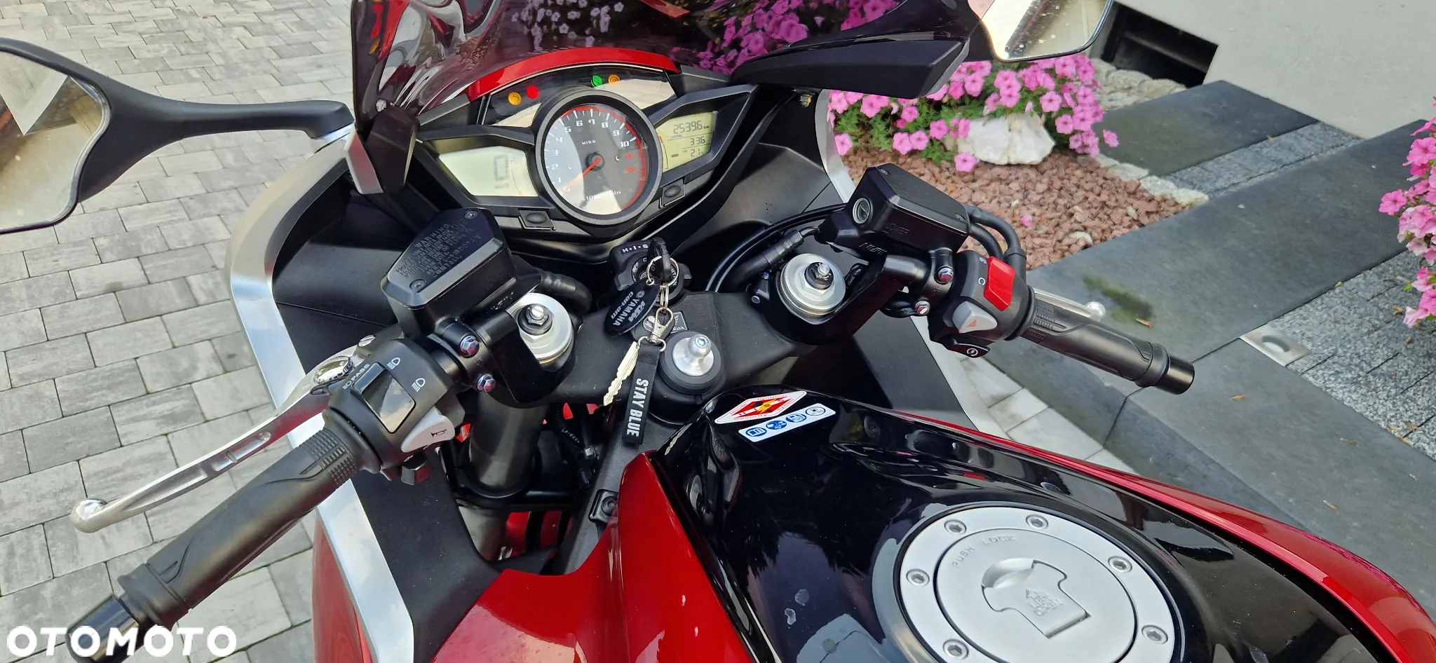 Honda VFR - 8
