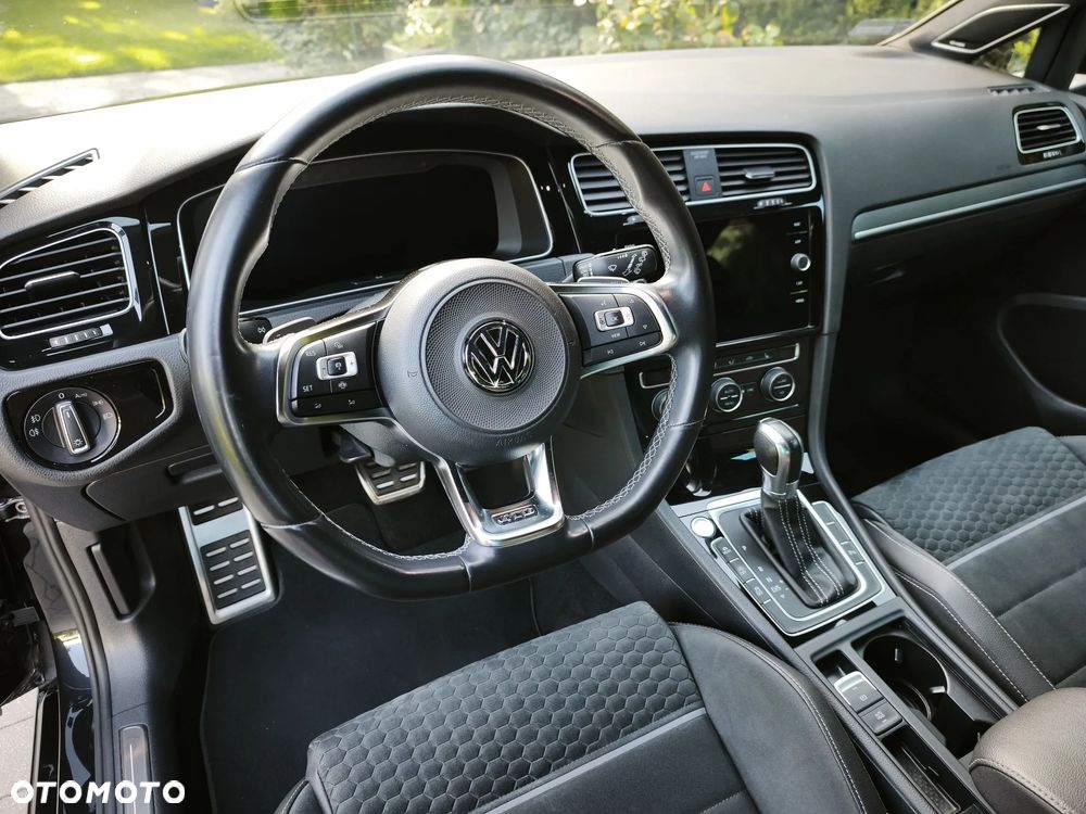 Volkswagen Golf - 8
