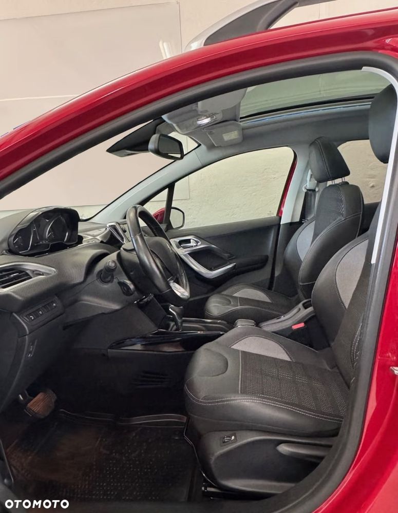 Peugeot 2008 1.2 Pure Tech Allure S&S EAT6 - 15