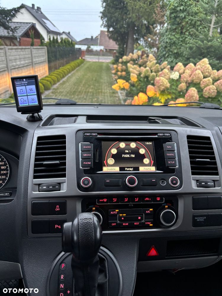Volkswagen Caravelle - 12