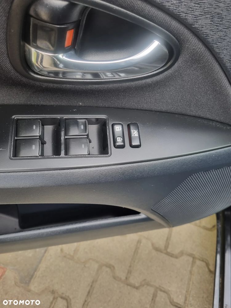 Toyota Avensis 1.8 Business Edition - 20