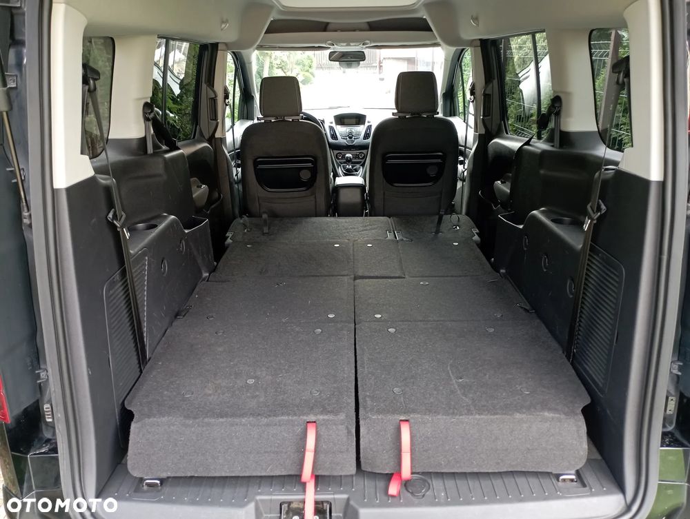 Ford Tourneo Connect Grand - 23