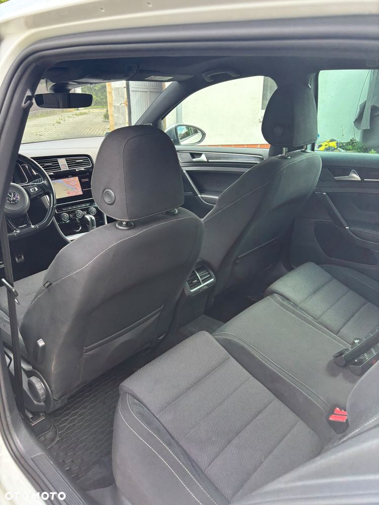 Volkswagen Golf - 5