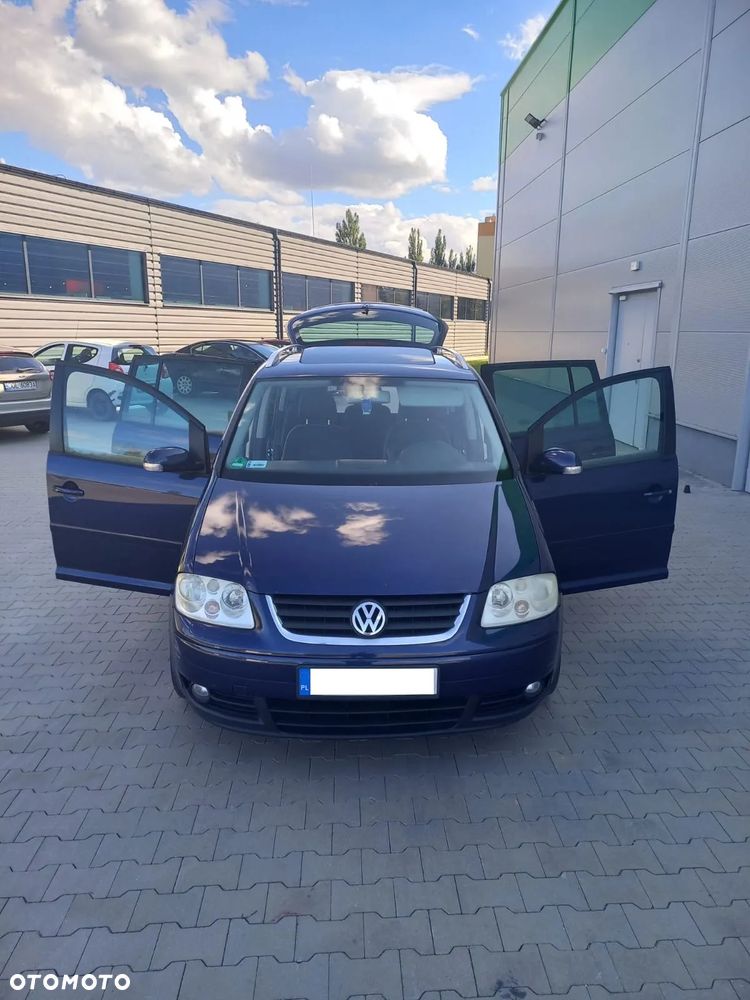 Volkswagen Touran - 18