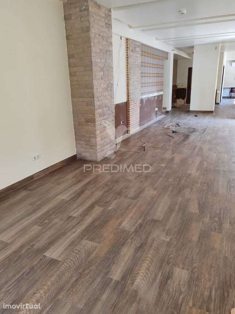 Loja em Alcobaça com potencial para habitação - Grande imagem: 5/29