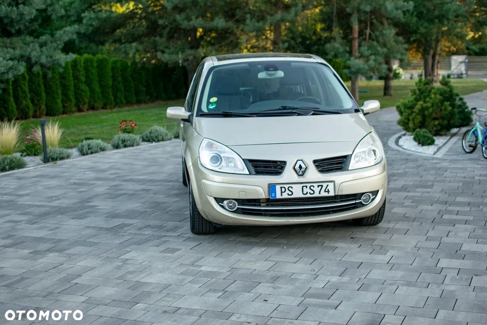 Renault Grand Scenic - 14