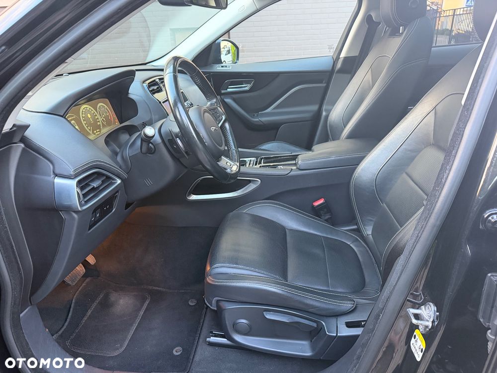 Jaguar F-Pace 20d AWD R-Sport - 31
