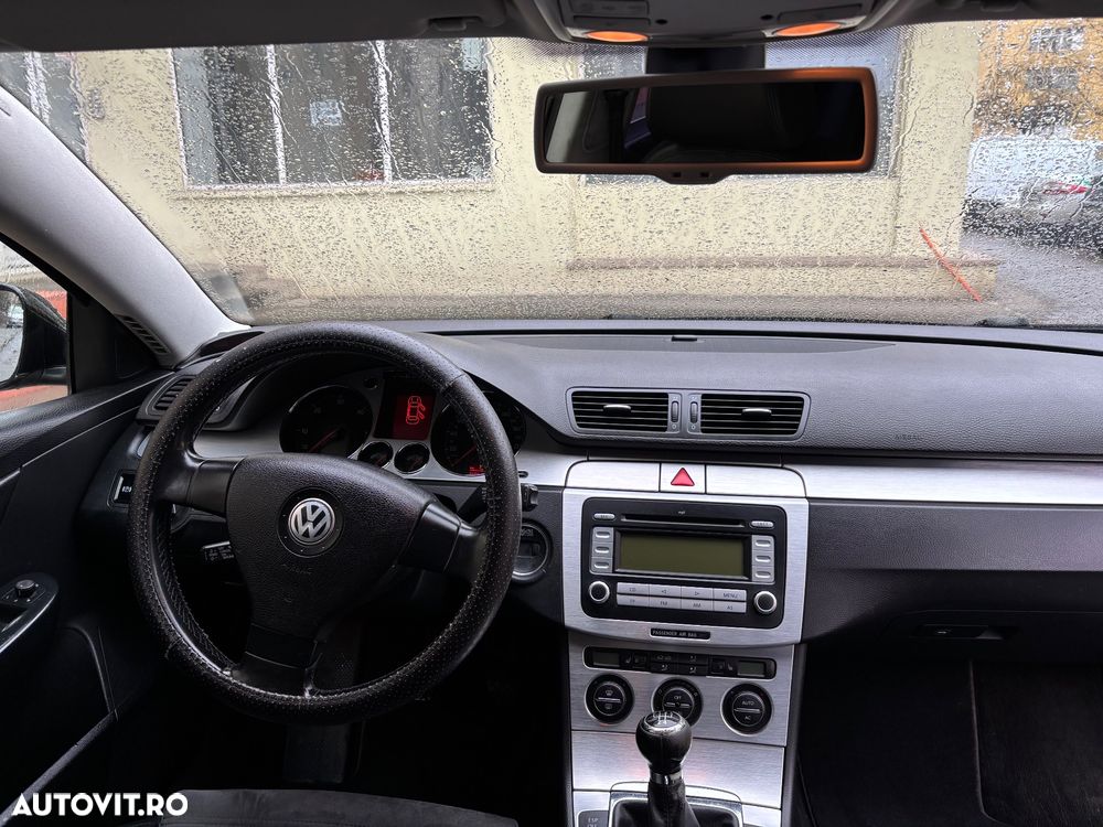 Volkswagen Passat - 11