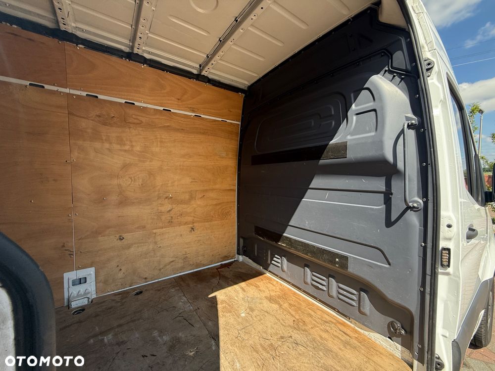 Mercedes-Benz Sprinter - 17