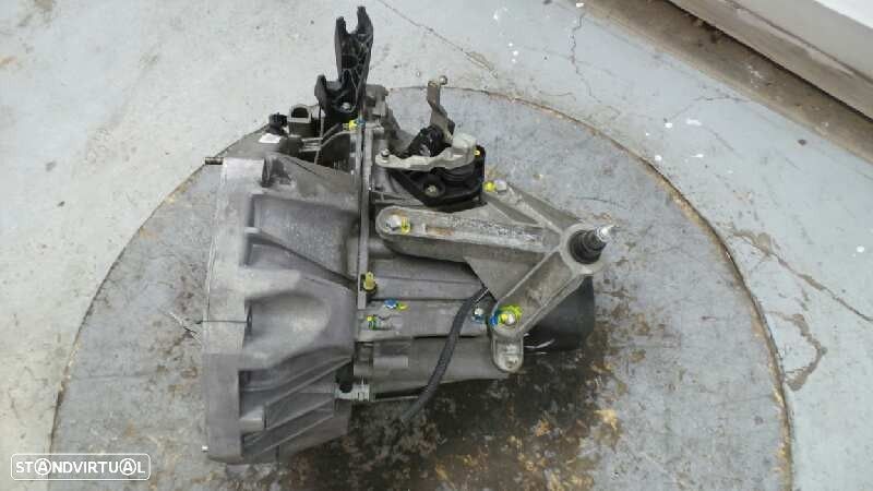 CAIXA VELOCIDADES RENAULT CLIO II 2006 - 1