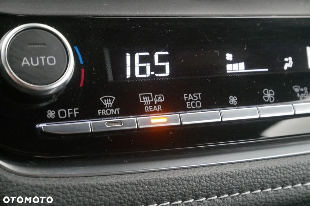 Toyota Corolla 1.8 Hybrid Comfort - 24