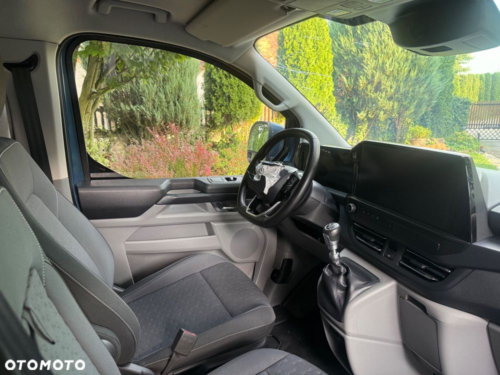 Ford Transit Custom 320 L2H1 Limited 2.0 150KM - 29