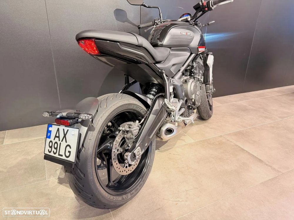 Triumph Trident - 11