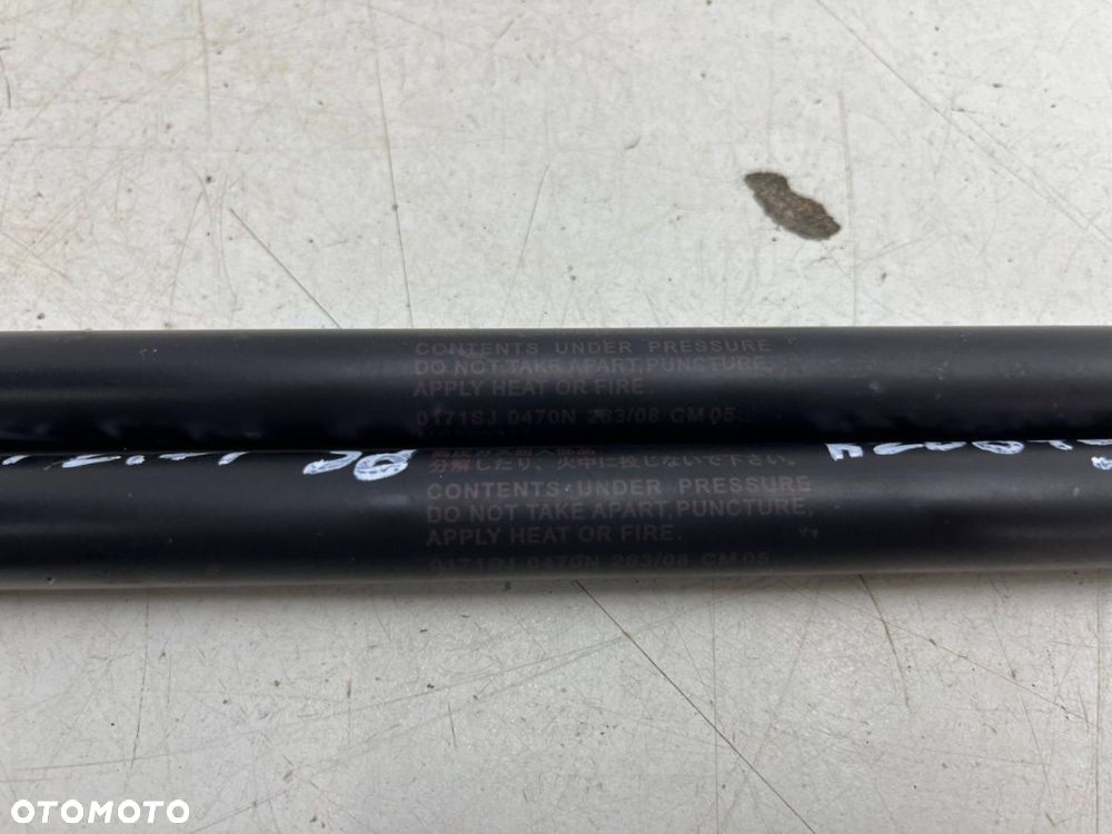 Siłownik Mitsubishi Colt VI 6 Z30 LIFT 08-12r. 3Drzwi teleskop sprężyna gazowa bagażnika klapy KPL - 5