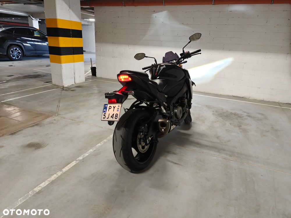 Suzuki GSX 1000 - 6