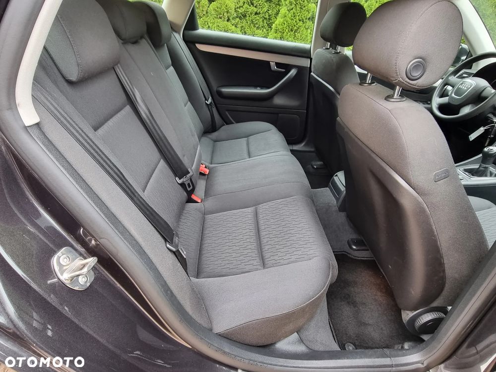 Audi A4 Avant 1.6 - 9