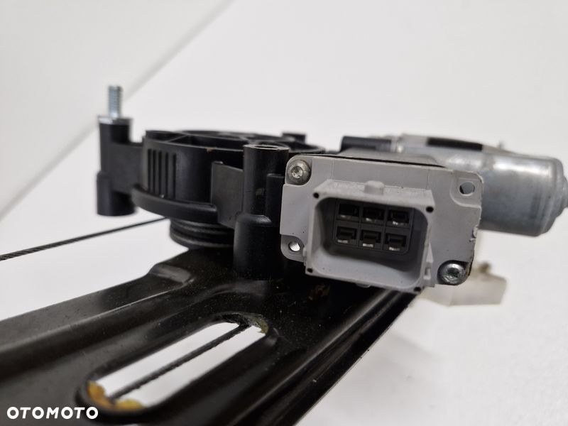 FIAT 500L PODNOŚNIK MECHANIZM SZYBY PRAWY PRZÓD PRZEDNI 6 PIN 51957503 - 4