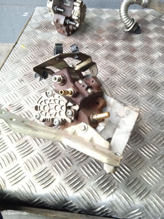 Bomba injetora Peugeot Citroen 1.6 Hdi 90cv Ref: Bosch 0445010102 - 4