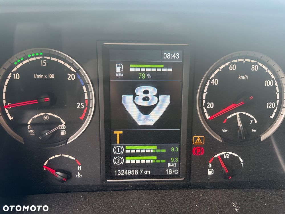 Scania R560 v6 resor 6x4 do drewna drzewa lasu hds - 5