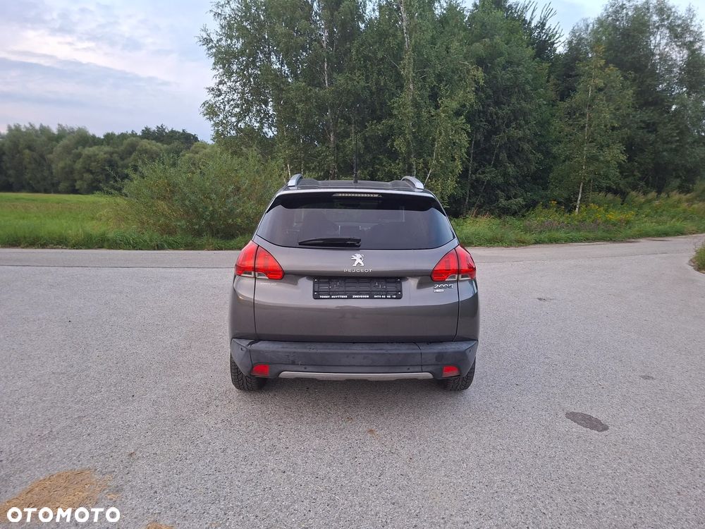 Peugeot 2008 1.2 Pure Tech Style S&S - 6