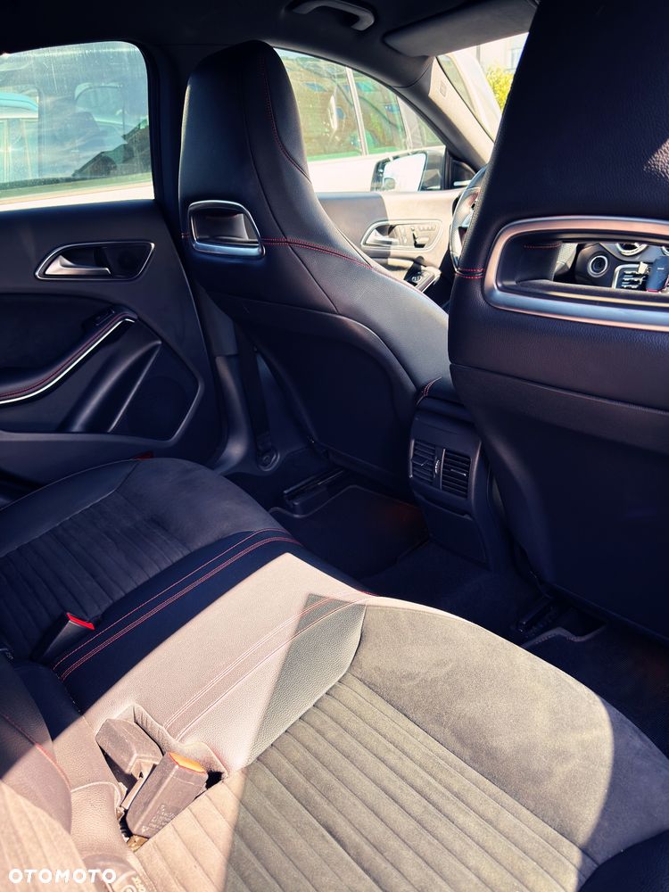 Mercedes-Benz CLA 200 - 3