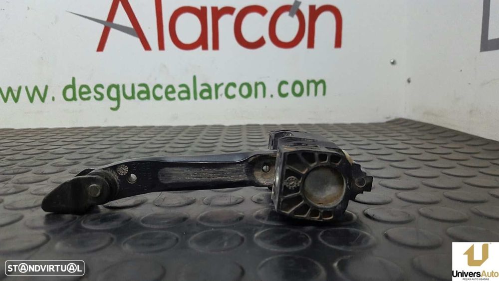 RETENTOR DA PORTA DIANTEIRA ESQUERDA BMW SERIE 3 BERLINA (E90) 320D - 2