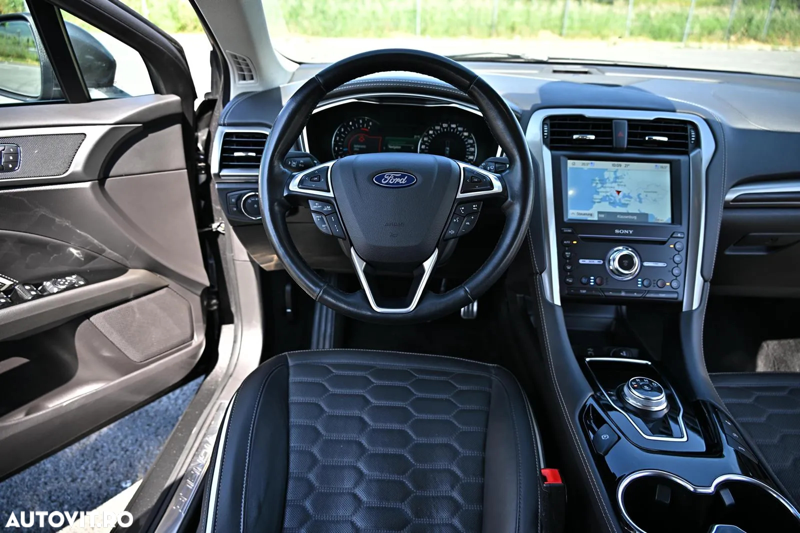 Ford Mondeo 2.0 TDCi Aut. AWD Vignale - 24