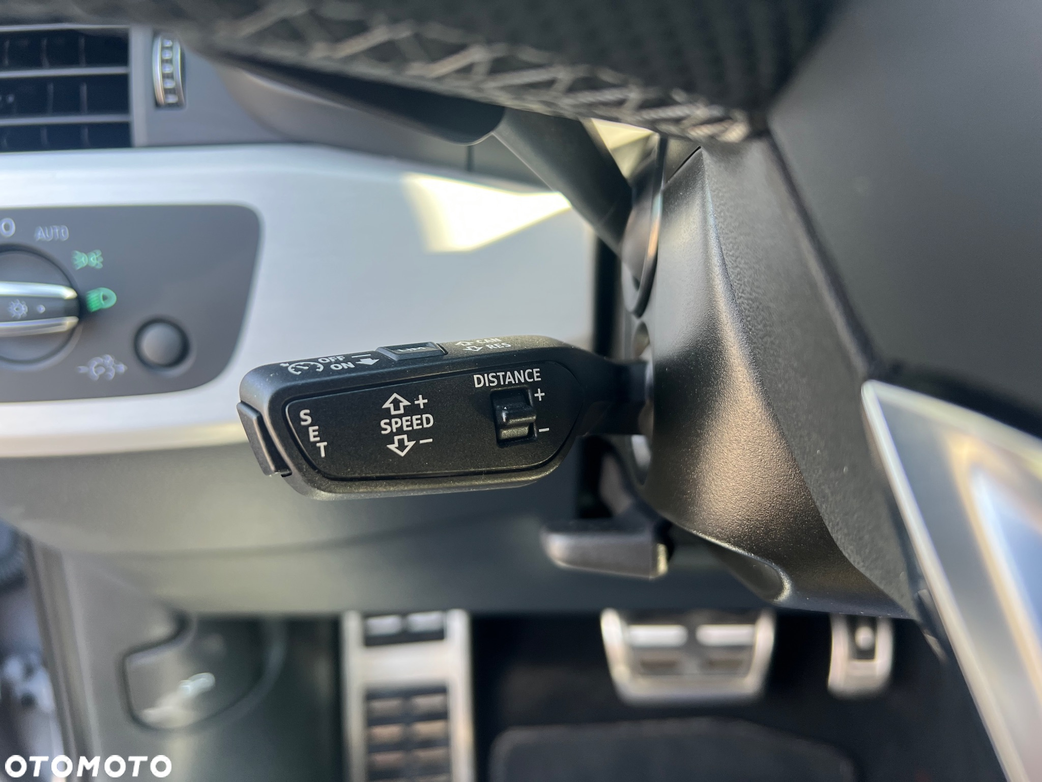 Audi A4 Avant 40 TDI quattro S tronic S line - 28