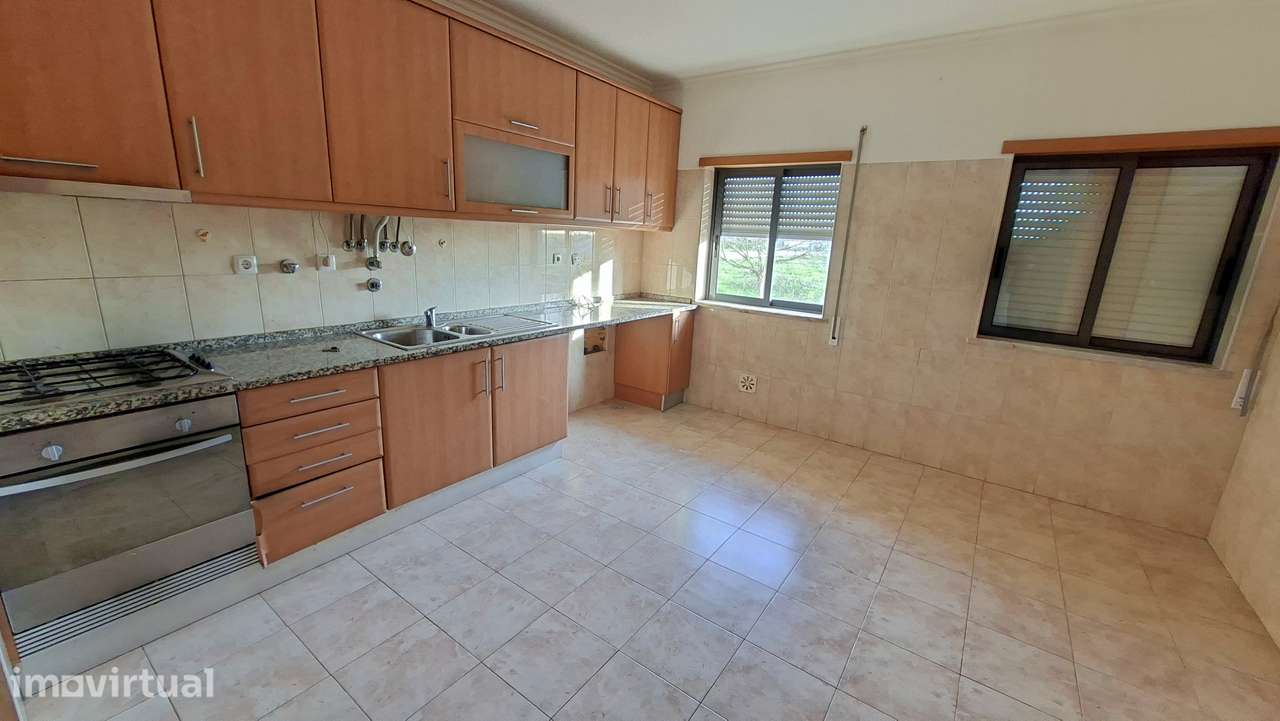 Apartamento T2 com 124m2 com arrecadação, lugar estacionamento Montijo - Grande imagem: 5/14