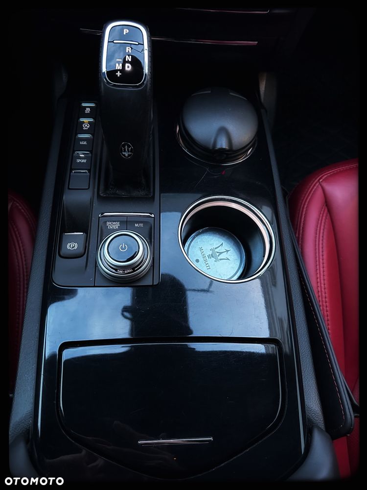 Maserati Ghibli S Modena - 8