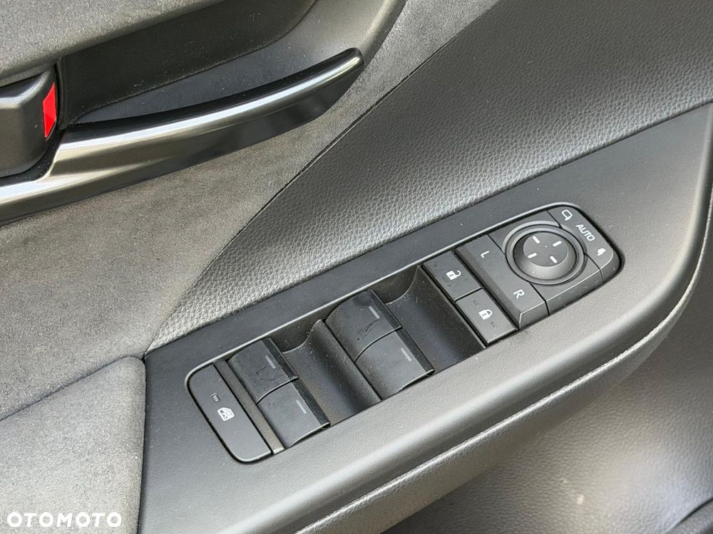 Toyota C-HR 1.8 Hybrid Business Edition - 19