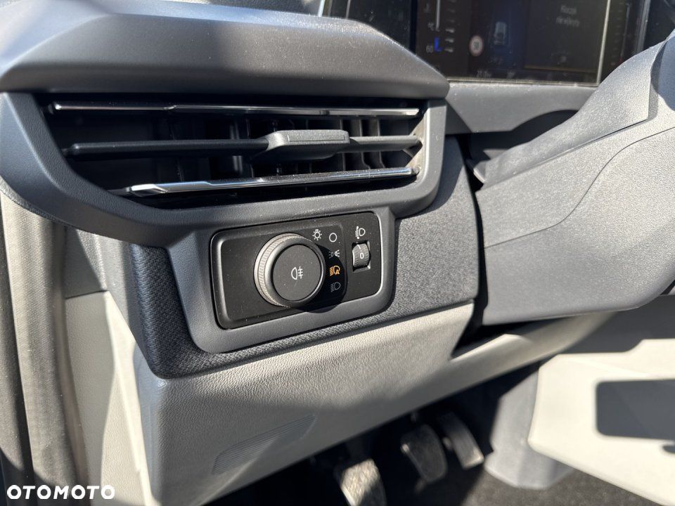 Ford Tourneo Custom - 31