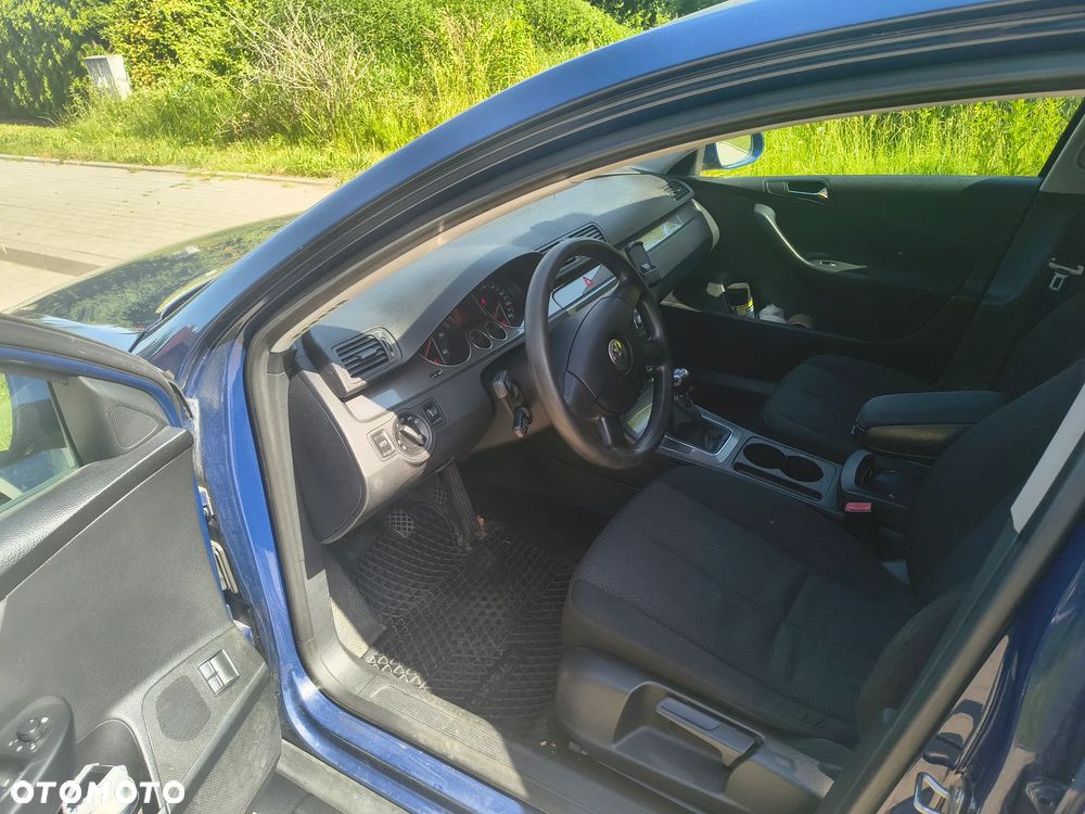 Volkswagen Passat 1.9 TDI Sportline - 11