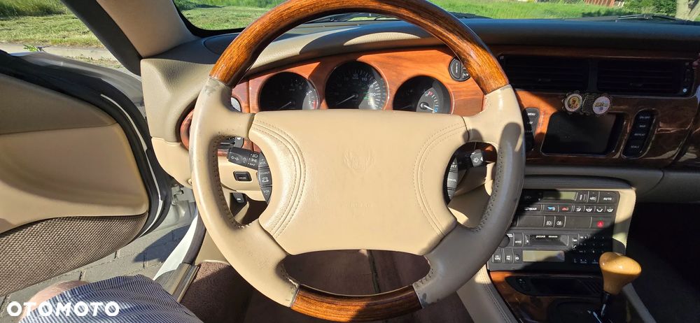 Jaguar XK8 4.0 - 19