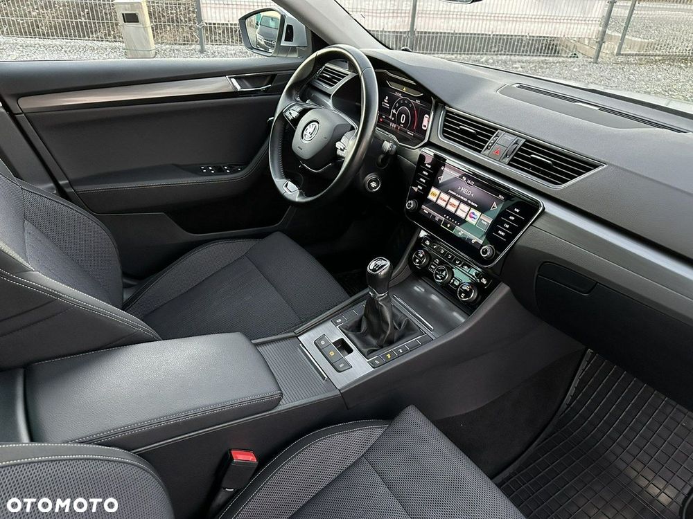 Skoda Superb 2.0 TDI SCR Style - 30