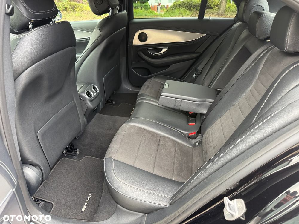 Mercedes-Benz Klasa E 220 d 4-Matic 9G-TRONIC - 11